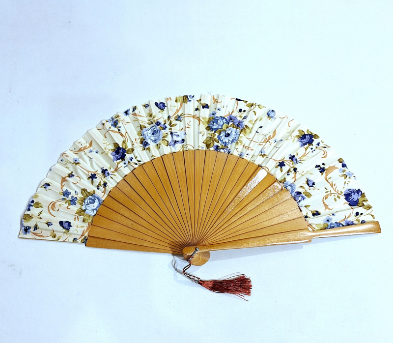 Grand éventail 27 cm - Roses & Bleu tissu en coton imrimé fleurs bois naturel - 51 cm diam