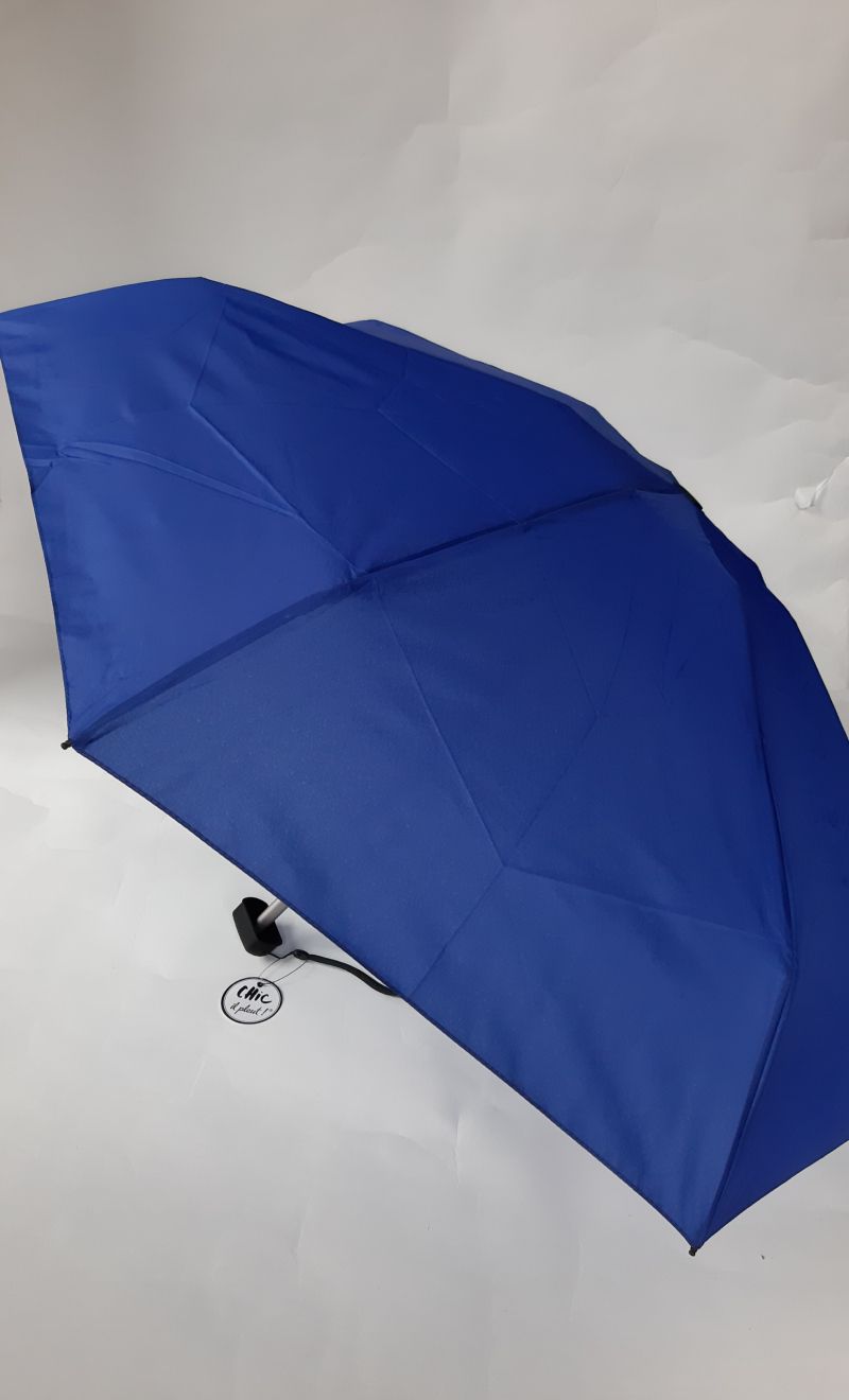  Parapluie de poche mini plat pliant manuel bleu roi Chic il pleut, léger 200g & solide