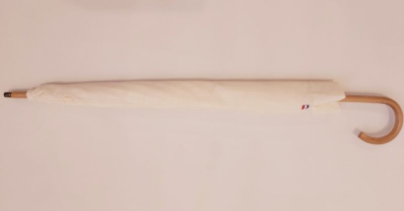 Ombrelle anti uv canne en coton ivoire montage anglais en bois de chêne française, légère et solide