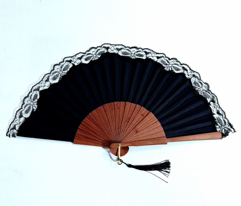 Eventail latte bois à motif dentelle noire - 20 cm