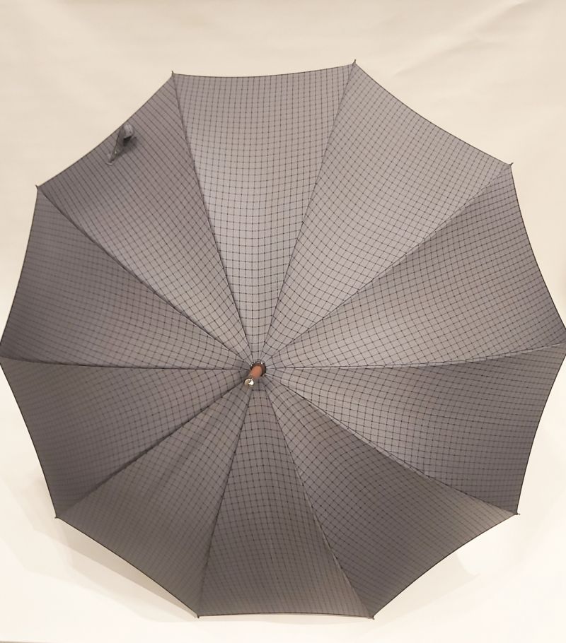 Parapluie anglais une seule pièce gris clair à motif écossais sur 10 branches, résistant, élégant et français