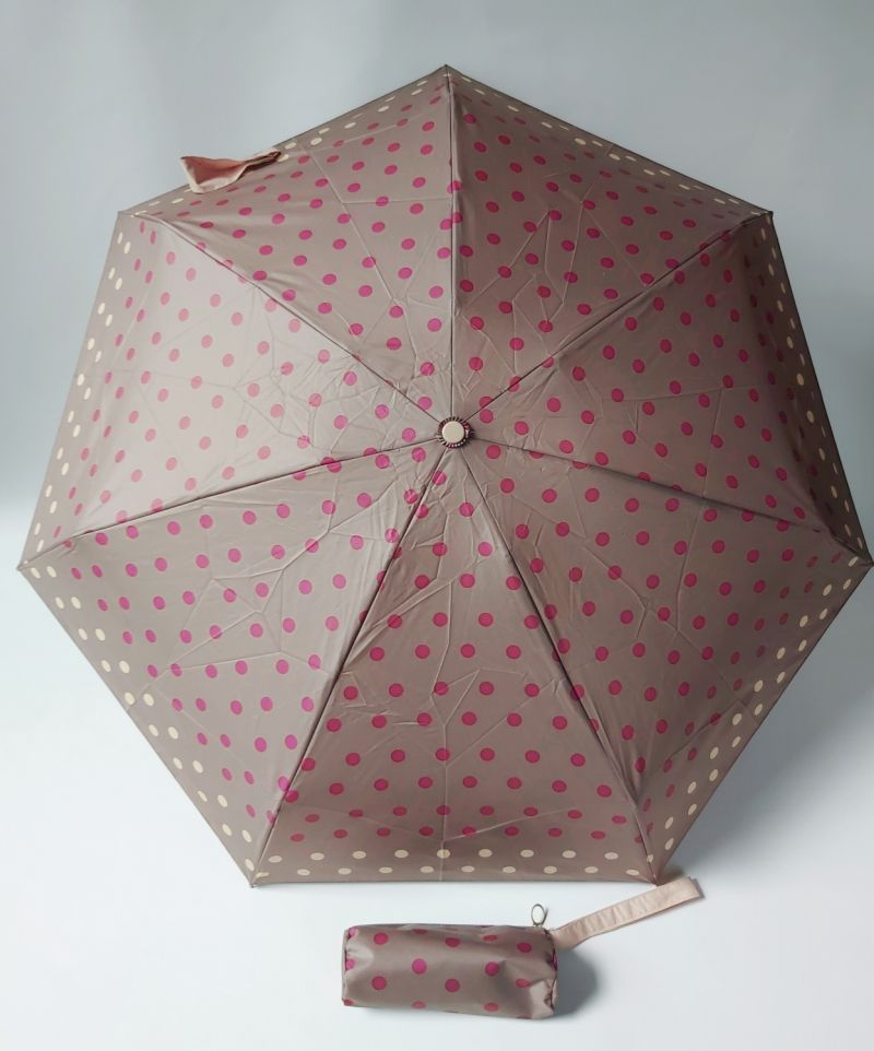  parapluie mini pliable kaki à pois pochon étanche zippé Ezpeleta, léger et solide