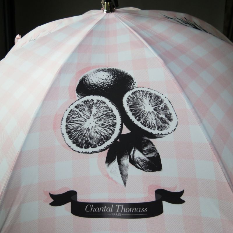 EXCLUSIVITE Parapluie Chantal Thomass anti uv bandoulière rose vichy avec un motif sur le fruit, léger et solide