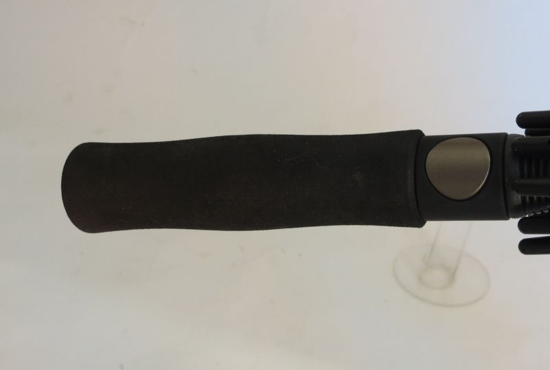 Parapluie golf blanc automatique à poignée ergonomique noire texture souple Smati, XXL et résistant