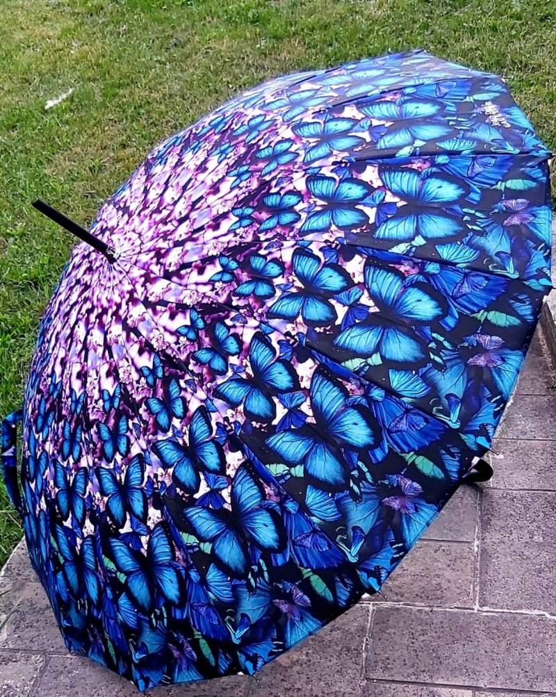 Parapluie Jean Paul Gaultier canne 16 branches manuel papillons bleu et vert, grand et anti vent