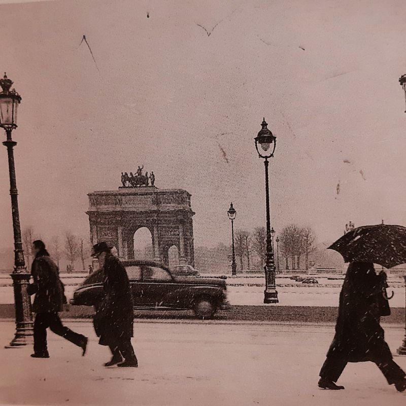 Parapluie Paris long manuel gris sur le Paris 1900 avec sa Tour Eiffel et le pont Alexandre 3 Guy de jean, léger et résistant