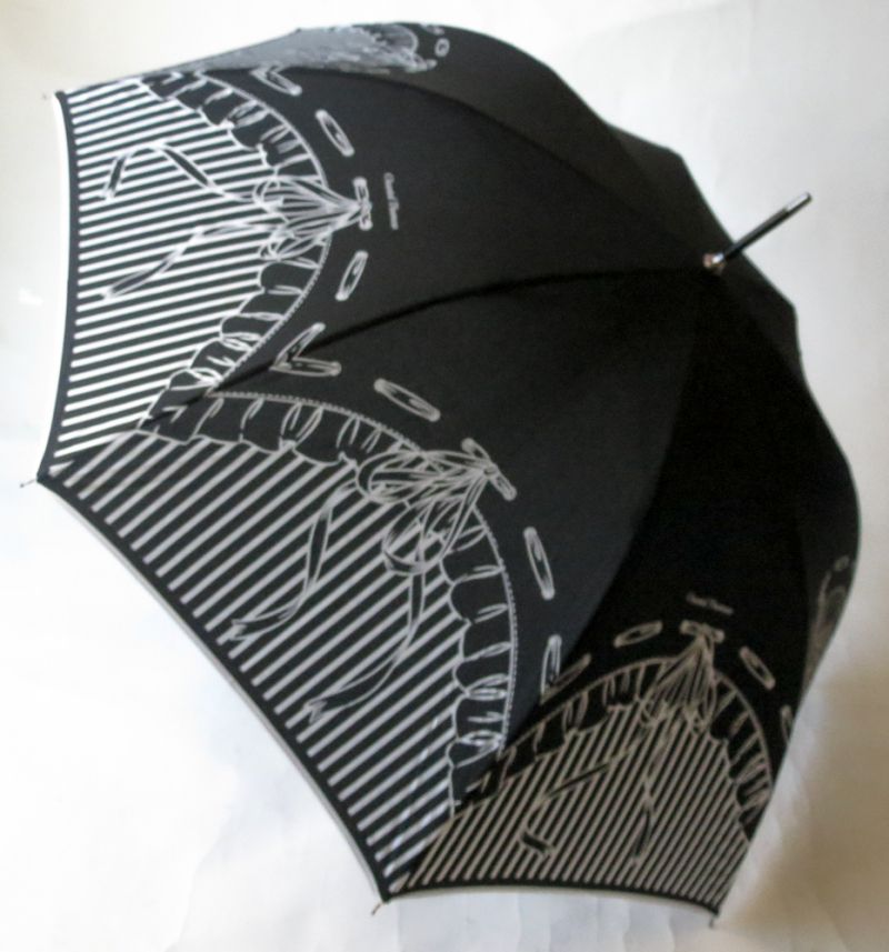 Parapluie Chantal Thomass long automatique anti uv noir imprimé  de rayures et lacets, français et pas cher