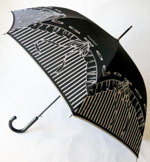 Parapluie Chantal Thomass long automatique anti uv noir imprimé  de rayures et lacets, français et pas cher
